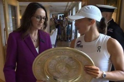 Nóng nhất thể thao sáng 14/7: Swiatek phải trả lại đĩa vô địch Wimbledon