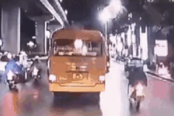 Hà Nội: Cô gái trẻ tử vong thương tâm sau va chạm với xe khách trên đường Trần Phú