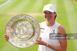 Swiatek vô địch Wimbledon tái hiện kỷ lục 114 năm, ngỡ ngàng với bản thân