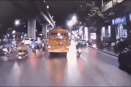 Hà Nội: Cô gái trẻ tử vong thương tâm sau va chạm với xe khách trên đường Trần Phú