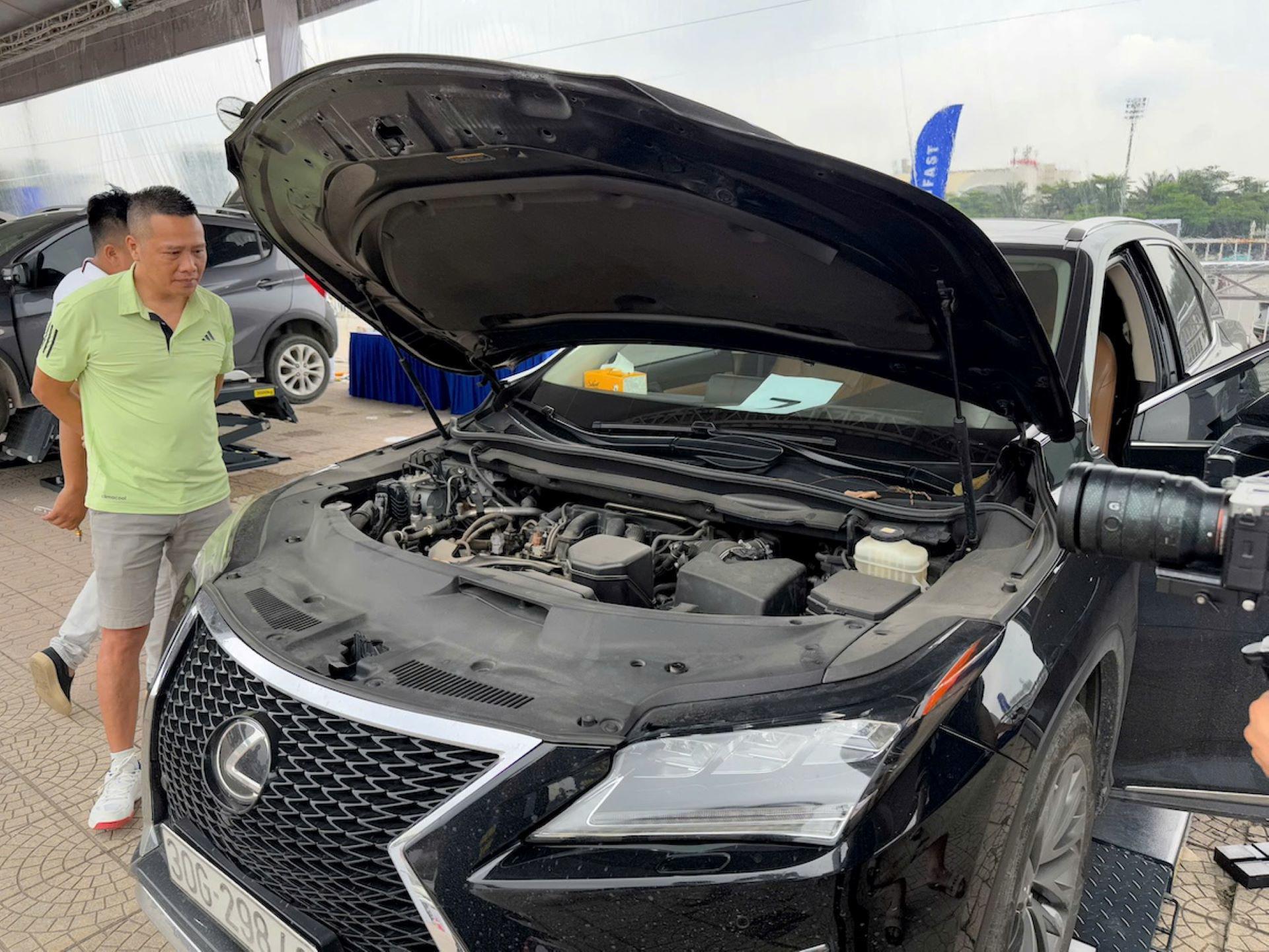 Chủ xe Lexus RX muốn đổi sang VinFast VF 8 vì “tiết kiệm chi phí, sạc pin chẳng đáng lo” - 4
