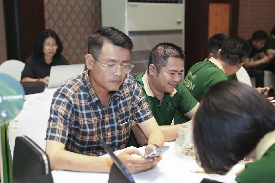Đại diện Liên minh Sao Vàng Holdings - Cen Land: Ông Trần Nhật Minh - PTGĐ Sao Vàng Holdings.