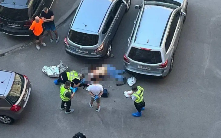 Hiện trường vụ nổ súng nhằm vào đại tá SBU Ivan Voronych (ảnh: Telegraph)