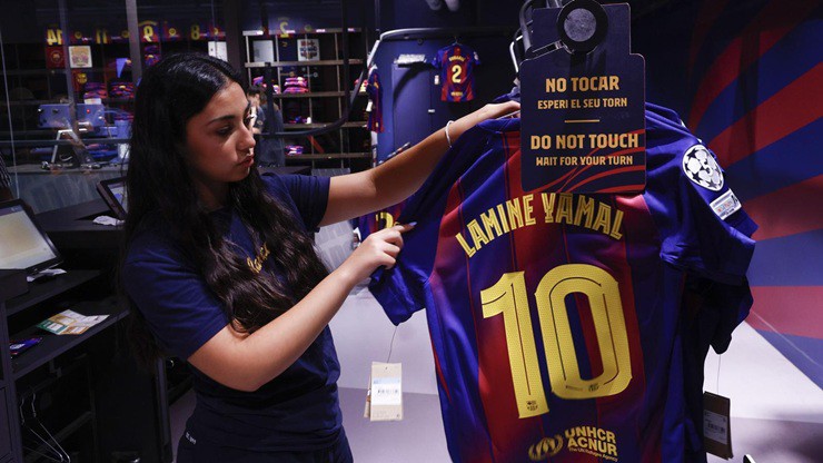 Yamal sẽ là chủ nhân của chiếc áo số 10 huyền thoại tại Barcelona