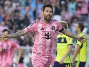 Rực rỡ Messi ghi siêu phẩm sút phạt, áp sát  " Vua bóng đá "  Pele