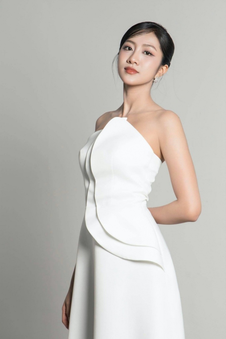 Hoa hậu Trúc Linh xinh như công chúa trong layout trang điểm ngọt ngào - 7