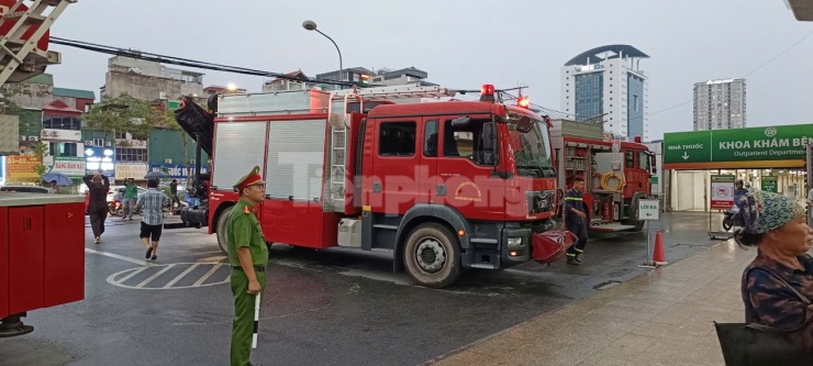 Lực lượng chức năng có mặt tại hiện trường.