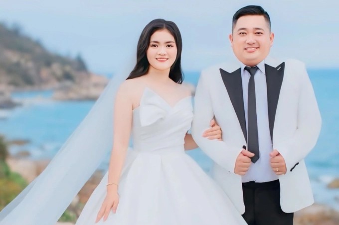 Ảnh cưới của diễn viên Phùng Ngọc và vợ cũ.