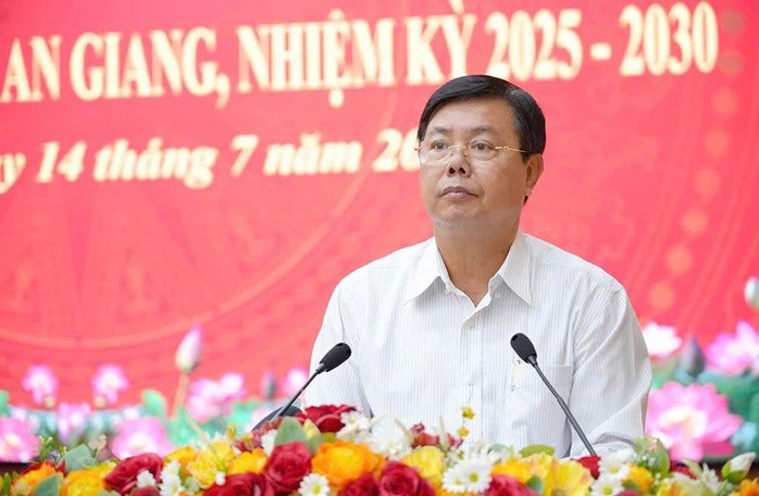 Ông Nguyễn Tiến Hải, Bí thư Tỉnh ủy An Giang, phát biểu khai mạc hội thảo