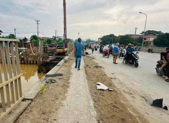 Hiện trường vụ tai nạn khiến 6 người thương vong