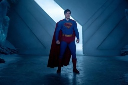 Bom tấn  Superman  thu về 22,5 triệu USD chỉ sau vài giờ
