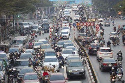 ' Hà Nội cần hỗ trợ người dân chuyển đổi phương tiện khi cấm xe máy xăng '