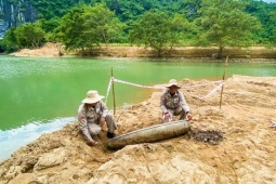 Nạo vét sông, phát hiện quả bom cách cửa động Phong Nha 200 m