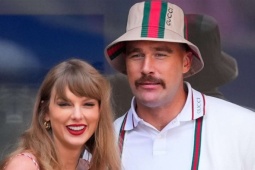 Phản ứng của Travis Kelce khi fan khen Taylor Swift là bạn gái tuyệt vời nhất