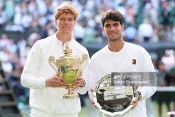 Đỉnh cao Sinner ngược dòng, phế truất Alcaraz soán ngôi  " Vua "  Wimbledon
