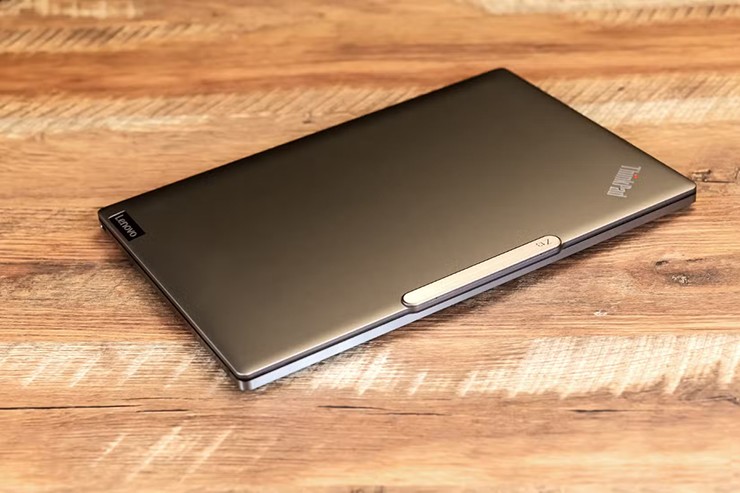 Chất lượng gia công của laptop giá rẻ thường khá kém.