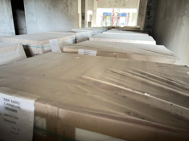 Nhiều trang thiết bị phơi nắng, phơi mưa