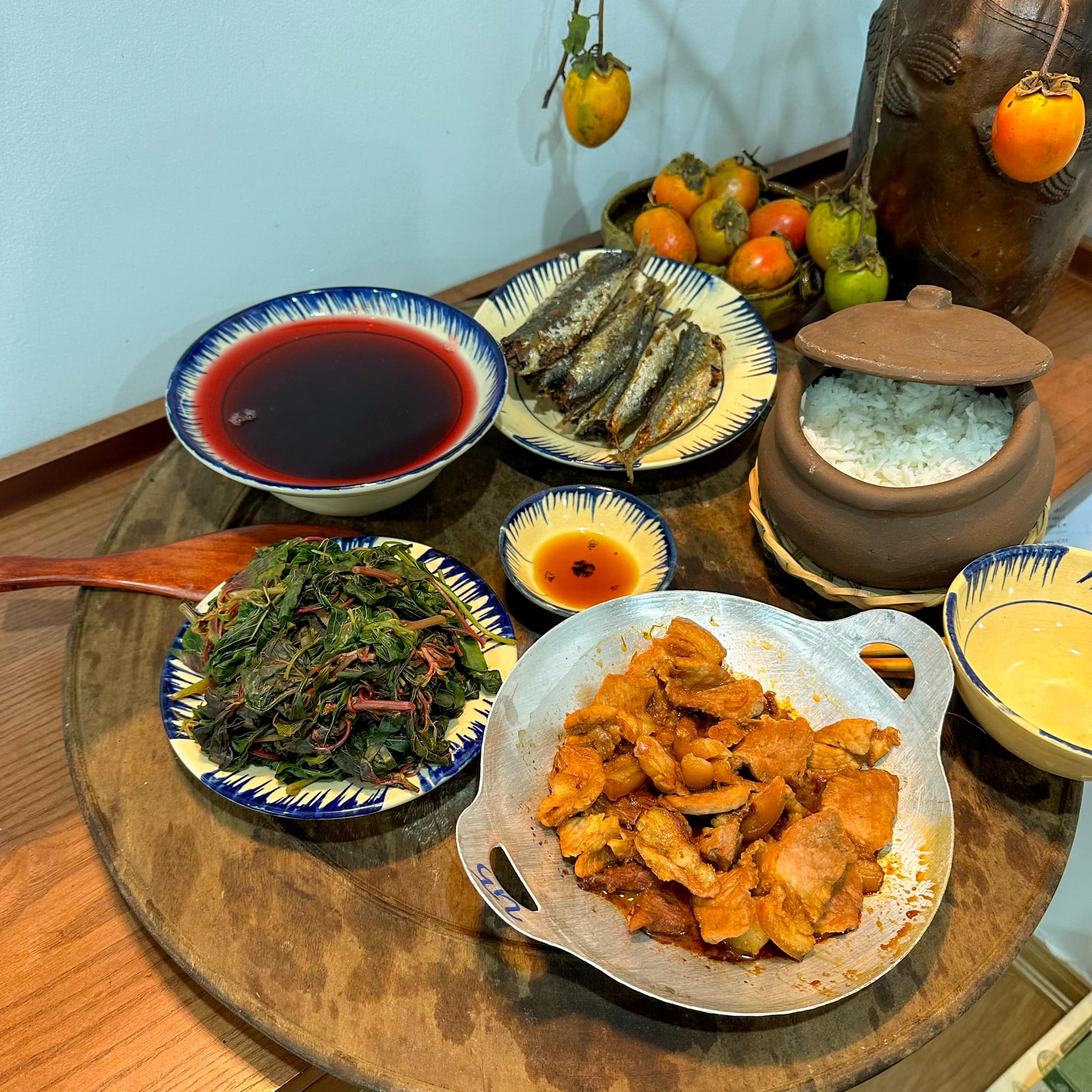 Thịt rang - Cá nục chiên - Rau dền luộc