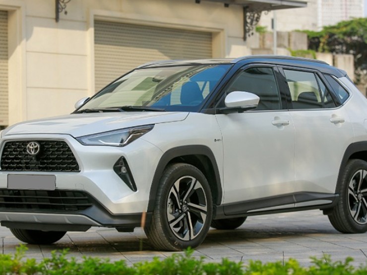 Giá xe Toyota Yaris Cross tháng 7/2025, niêm yết và lăn bánh