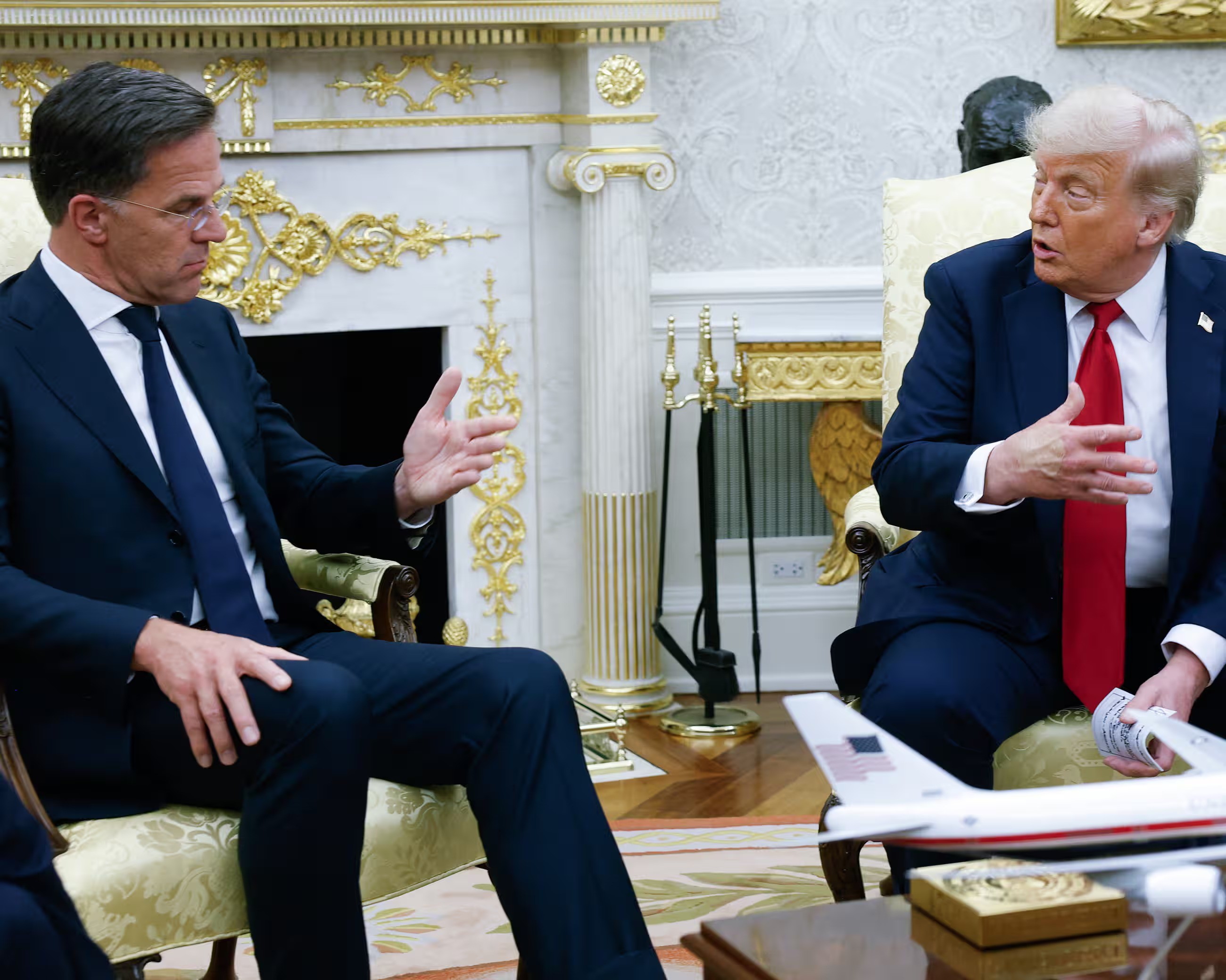 Ông Trump và Tổng Thư ký NATO&nbsp;Mark Rutte&nbsp;trong cuộc gặp tại Nhà Trắng hôm 14/7 (ảnh: Getty)
