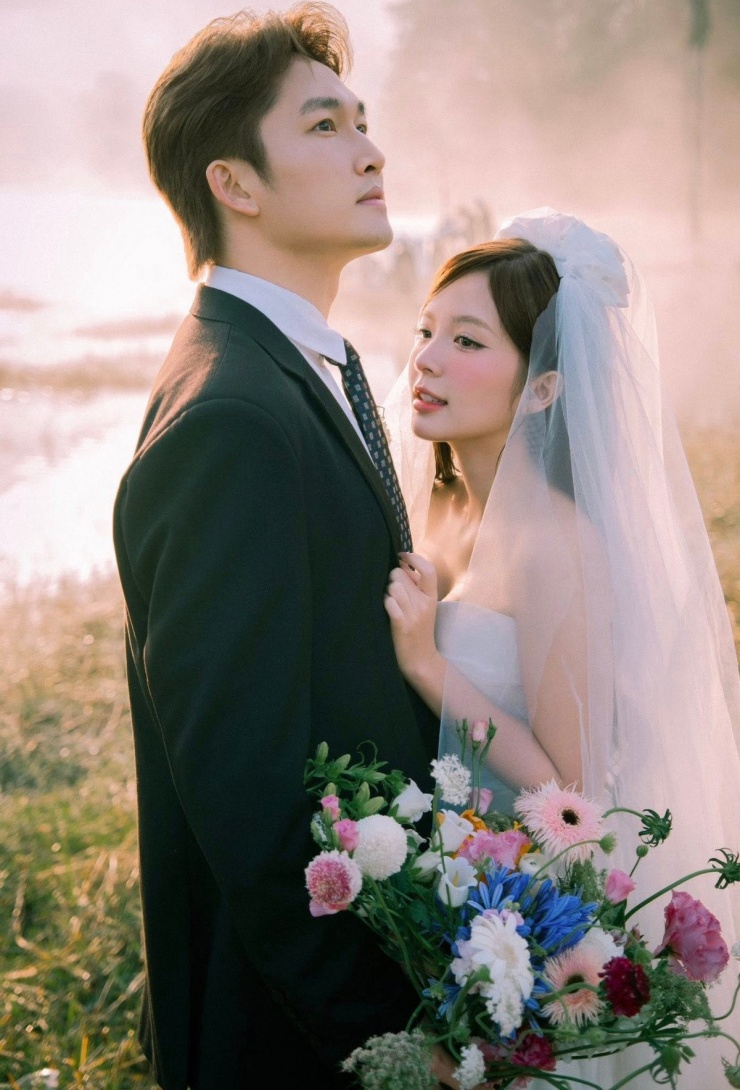 Trái ngược hoàn toàn với phong cách của Cindy Lư, diễn viên trẻ Nguyễn Hoàng Ngọc Huyền – vợ sắp cưới của nam diễn viên Đình Tú lại ghi điểm bởi hình ảnh nhẹ nhàng, thanh thoát như nàng thơ. Ảnh: FB Nguyễn Hoàng Ngọc Huyền