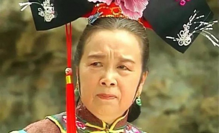 Tạo hình nhân vật Dung Ma Ma của Lý Minh Khải trong "Hoàn Châu Cách Cách".