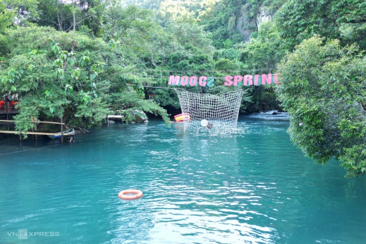 Suối xanh như ngọc trong lòng di sản Phong Nha - Kẻ Bàng - 2