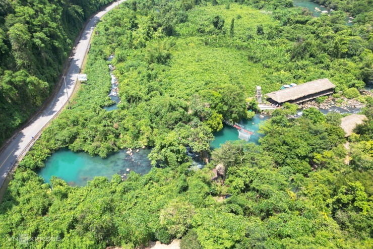 Suối xanh như ngọc trong lòng di sản Phong Nha - Kẻ Bàng - 8