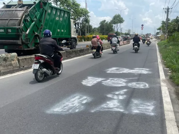 Ngay sau đó, những dòng chữ trên đã nhanh chóng được xóa bỏ.
