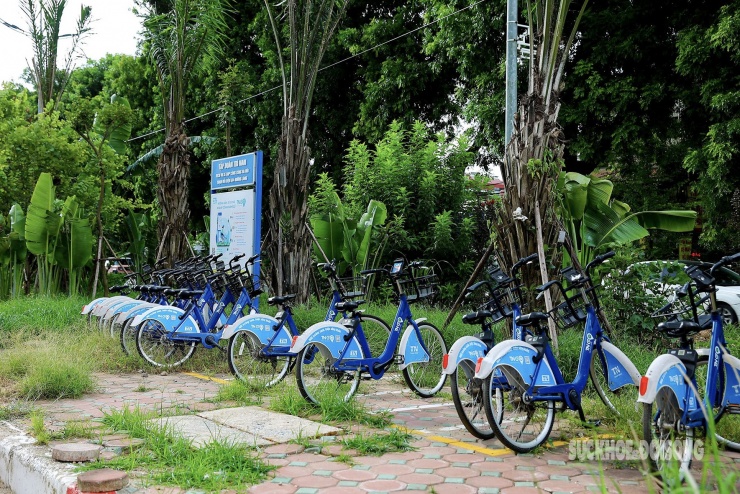 Mục tiêu dài hạn của Thủ đô là hướng tới sông Tô Lịch sẽ trở thành công viên sinh thái – văn hóa kết nối các di tích như chùa Láng, chùa Bộc, đền Voi Phục; tích hợp không gian đi bộ, thư giãn, thể thao dọc hai bờ. Đây là mô hình đô thị hóa sinh thái theo hướng “văn minh – bản sắc – hiện đại”, mang lại bản sắc riêng cho Hà Nội mà không thành bản sao của các đô thị khác.
