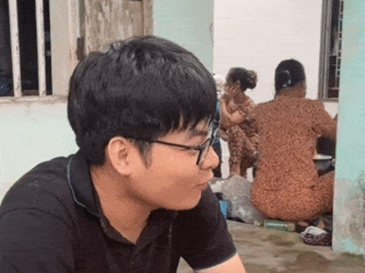 Rể miền Trung ngỡ ngàng cảnh ăn cỗ lúc 7h ở miền Bắc, ngại thử 1 món trong mâm