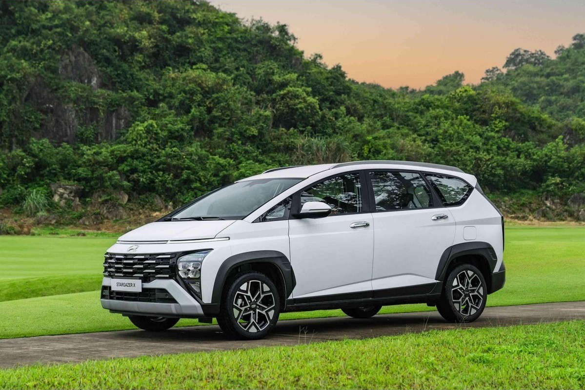 Hyundai Stargazer X mang đến diện mạo cứng cáp và mạnh mẽ
