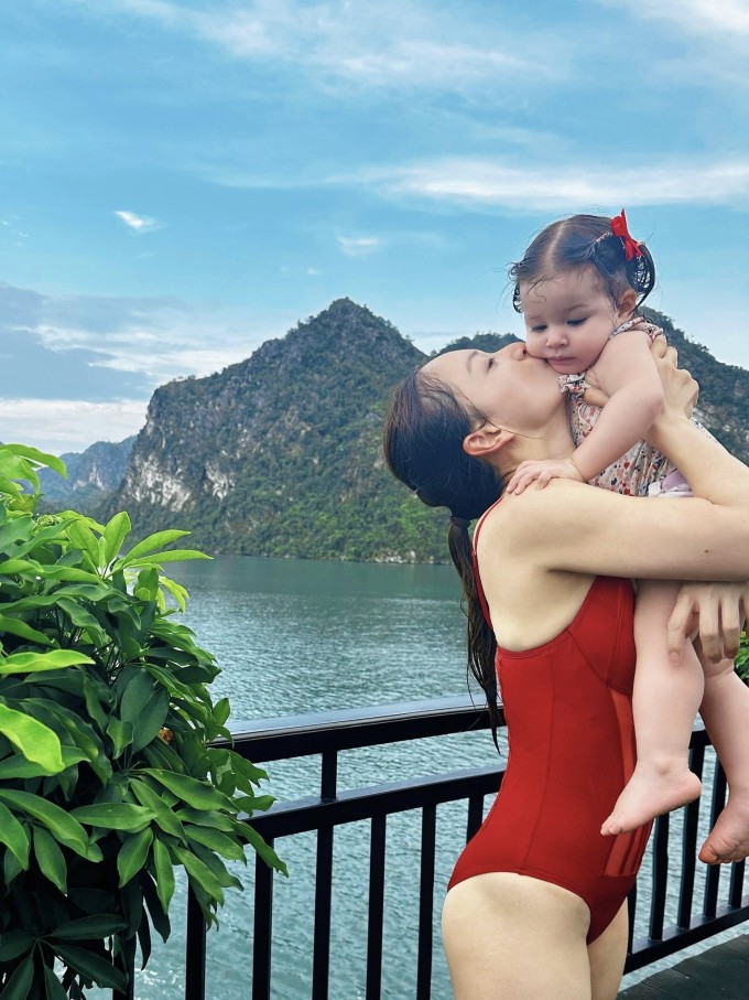 Lan Phương cho biết khi gặp ở ngoài, nhiều người còn nhận xét cô gầy quá và không nên tiếp tục giảm cân.