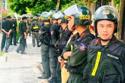 Hàng chục cảnh sát xuất hiện trước nhà em trai trùm giang hồ Đạt " ma " ở Thanh Hóa