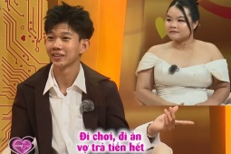 Trai nghèo đi hẹn hò để bạn gái trả tiền, tỏ tình bằng bó kẹo mút 98.000 đồng