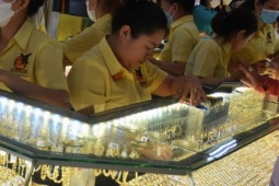Giá vàng hôm nay, 15-7: Bất ngờ giảm mạnh