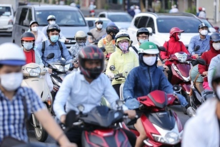 Người dân sống trong Vành đai 1 Hà Nội nói gì về cấm xe máy chạy xăng?