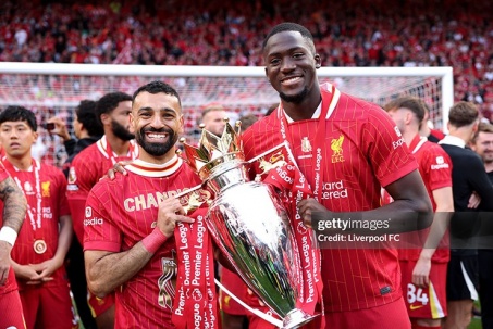 Real Madrid muốn chiêu mộ Konate: “Quái vật không chiến” hơn đứt Militao - Rudiger