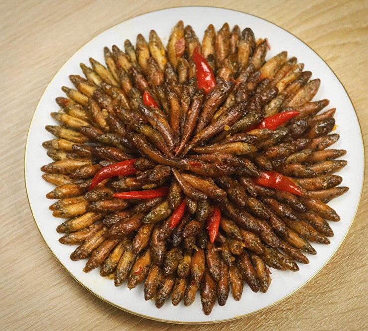 Cá bống là loài cá nhỏ sống chủ yếu ở sông suối, phổ biến tại các vùng trung du và khu vực miền Trung. Trong số các loại cá bống, cá bống cát và cá bống suối được đánh giá cao bởi thịt thơm, ngọt và ít mùi tanh.
