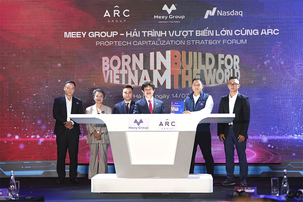 Lễ trao chứng nhận thỏa thuận hợp tác chiến lược giữa Meey Group và ARC Group ngày 14/7.