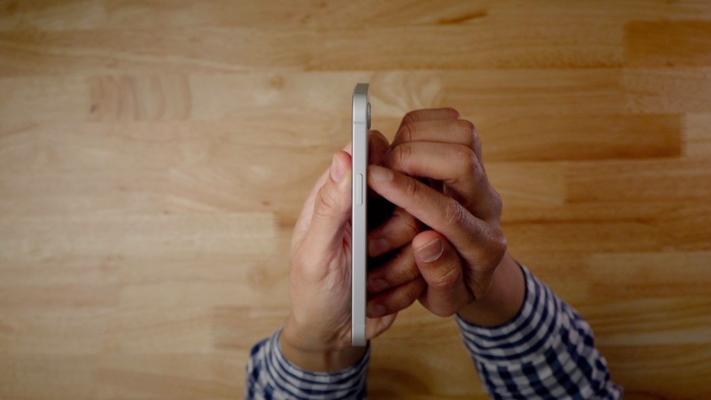 iPhone Fold sẽ sử dụng Touch ID thay vì Face ID.