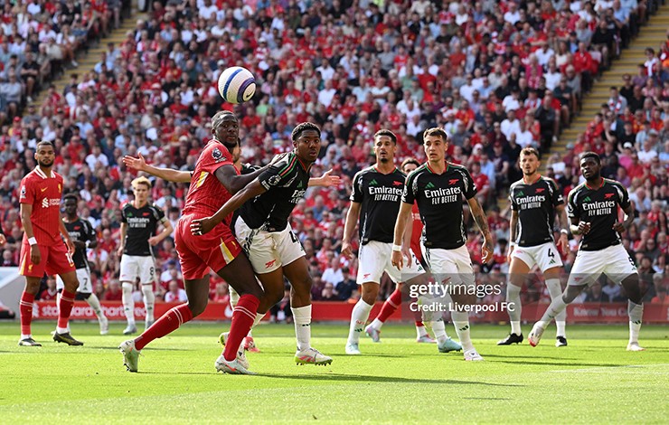 Konate thi đấu chắc chắn nơi hàng thủ của Liverpool