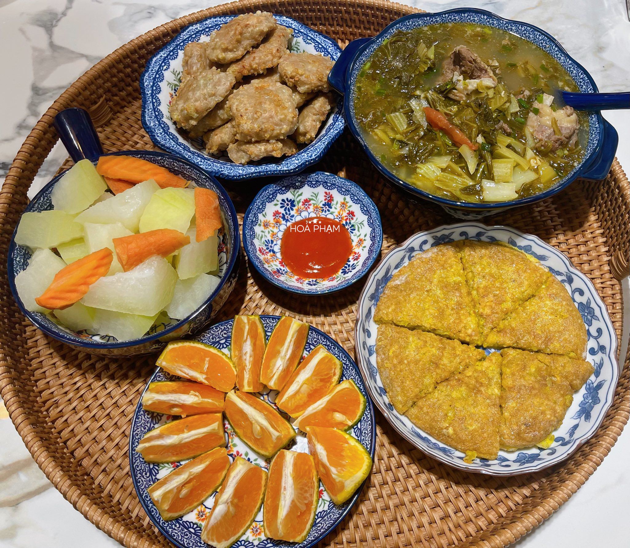 Trứng tráng cốm - Chả cốm - Bí đao cà rốt luộc - Canh dưa nấu sườn bò