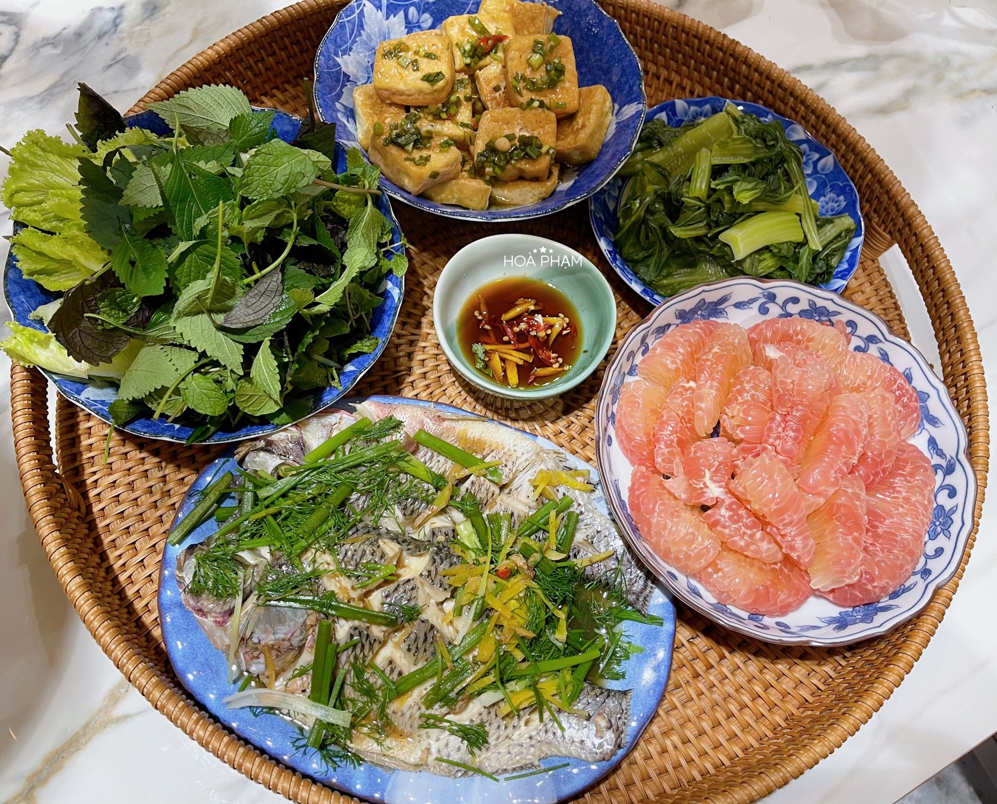 Cá rô hấp gừng hành - Đậu dấp hành - Rau sống - Rau cải luộc - Bưởi