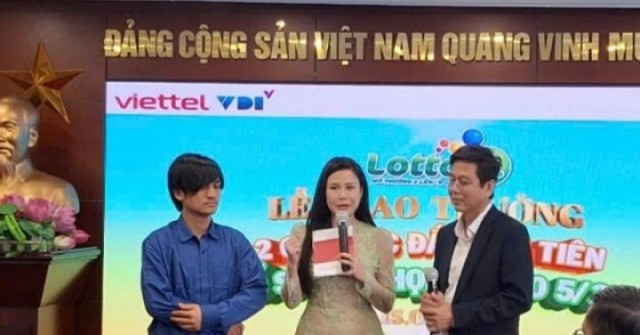Người trúng Vietlott nhận giải tiền tỷ không đe...
