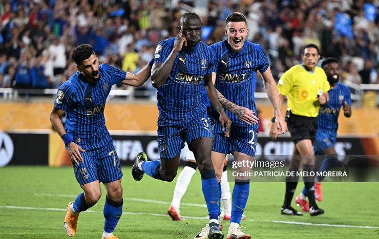 Al Hilal tạo nên địa chấn trước Man City