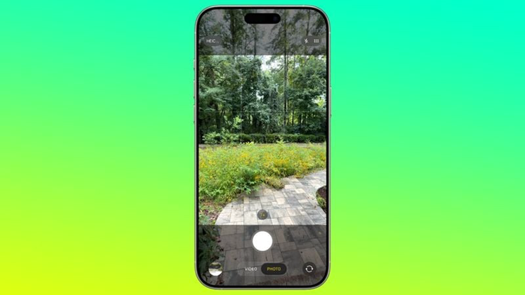 Giao diện chụp ảnh được tinh gọn chỉ còn hai tab Photo và Video.