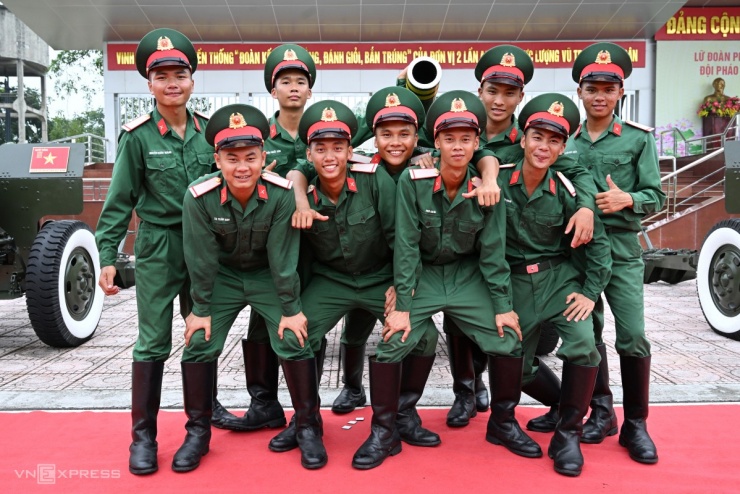 Pháo binh luyện tập 21 loạt đại bác mừng 80 năm Quốc khánh - 12