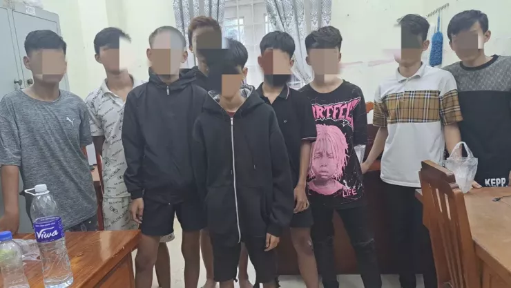 Nhóm thanh thiếu niên ở Long Xuyên đã rủ nhau đi cướp tài sản người đi đường vào ban đêm. Ảnh: Hải Dương