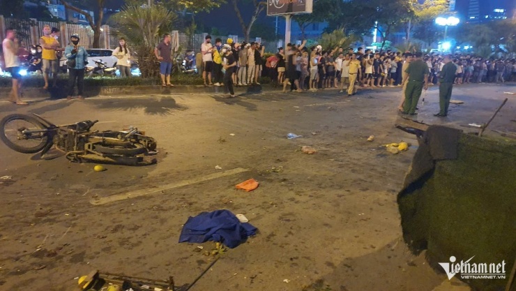 Tan hoang hiện trường vụ tai nạn